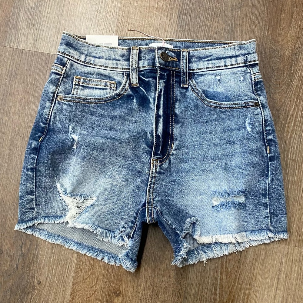 Brand new jean shorts, stretchy material, super comfy!!